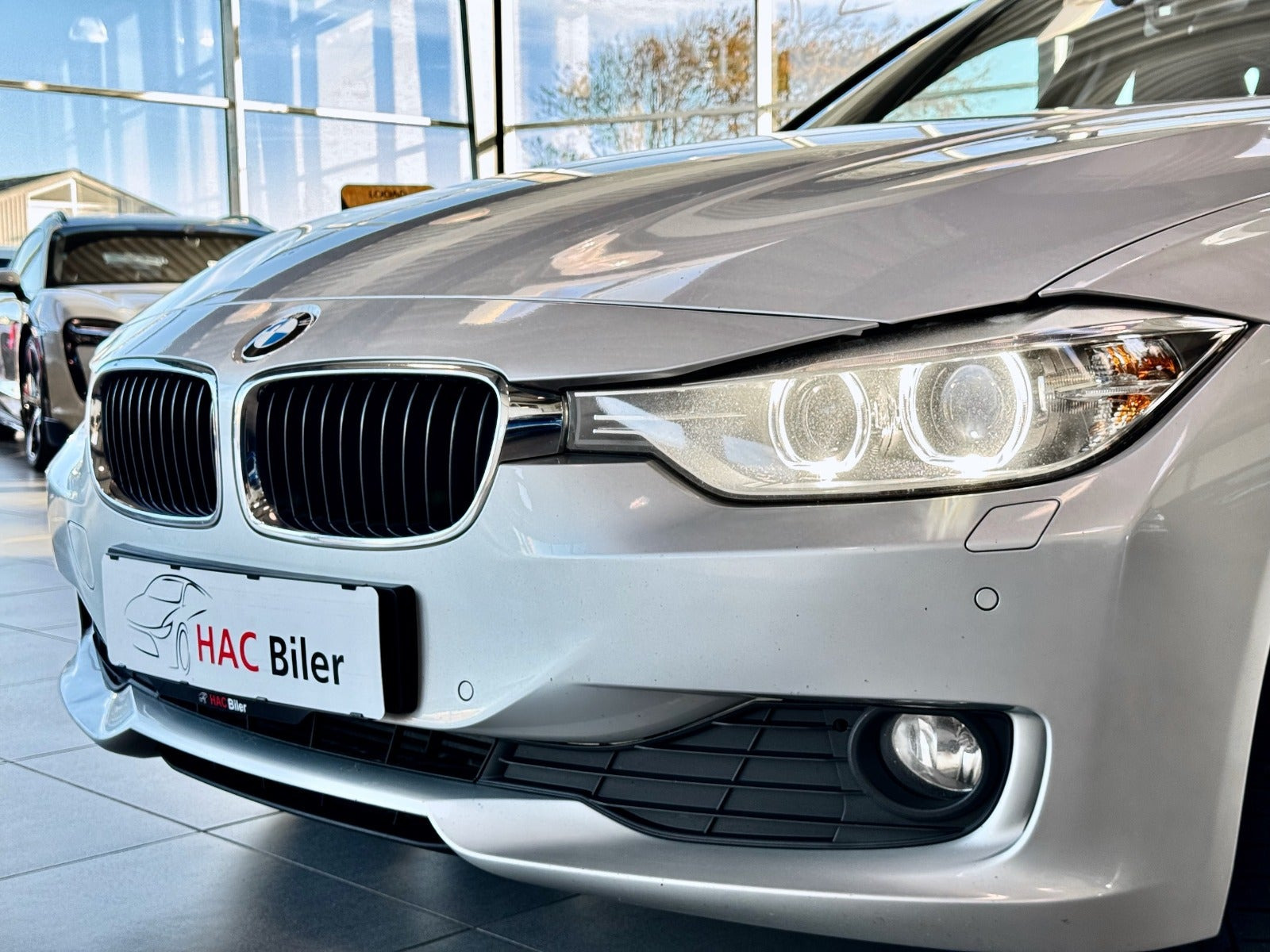 Sølv BMW 320d fra 2013