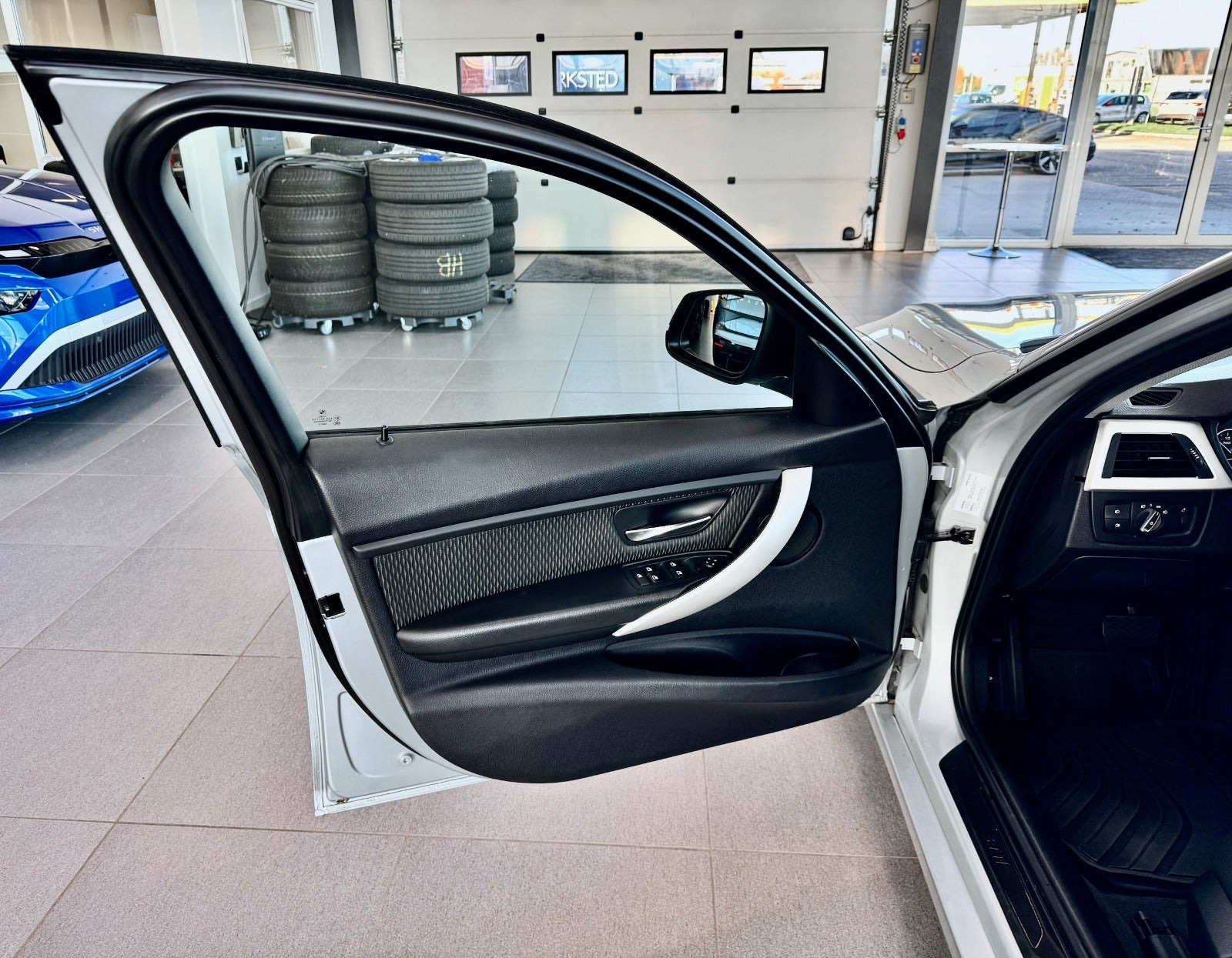 Sølv BMW 320d fra 2013