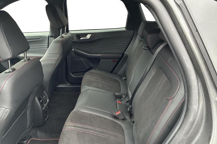 Grå Ford Kuga fra 2025