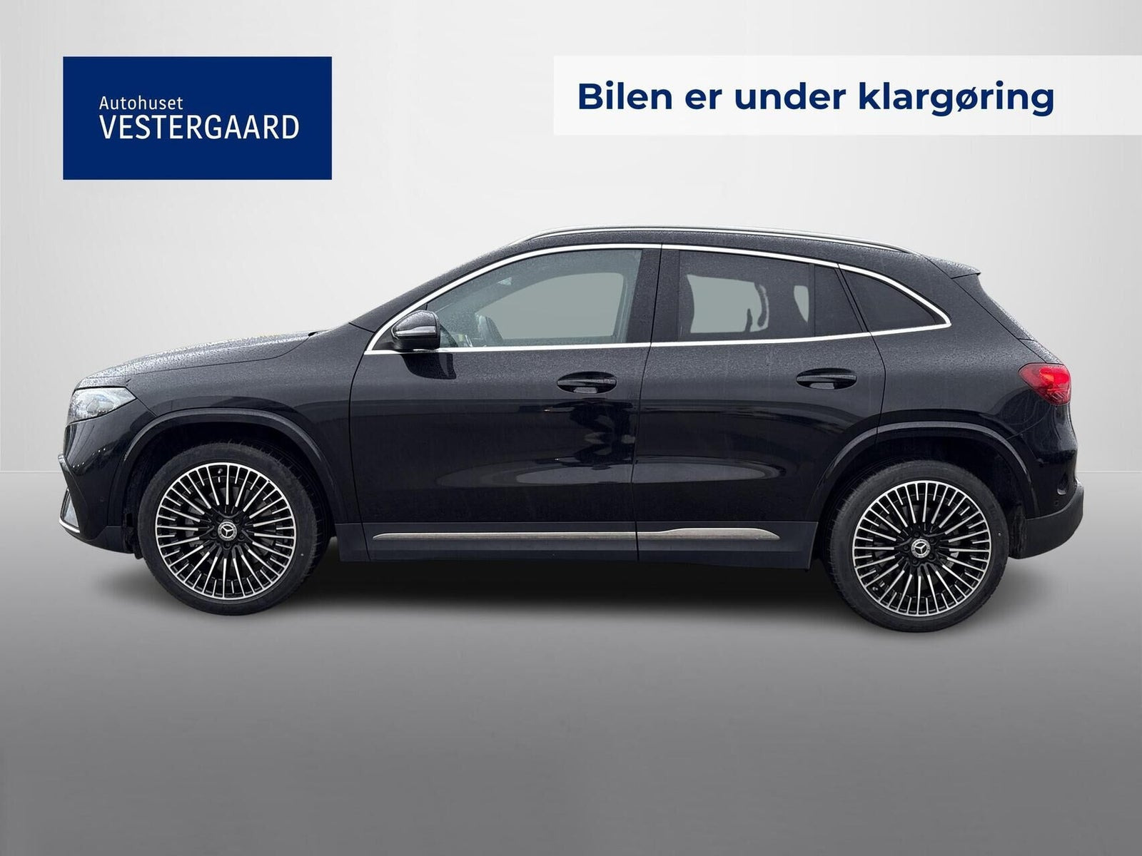 Sort Mercedes EQA350 fra 2024