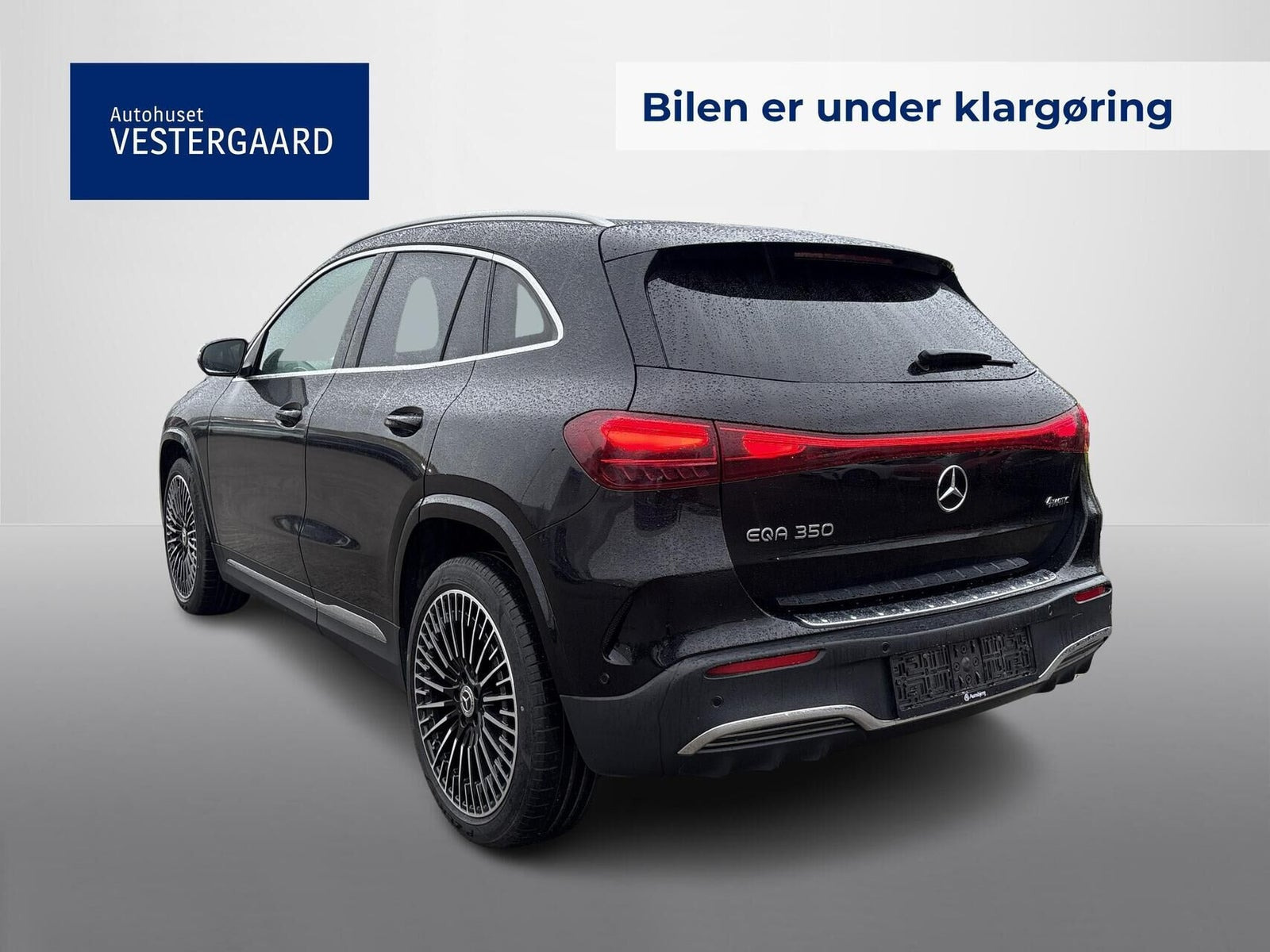 Sort Mercedes EQA350 fra 2024