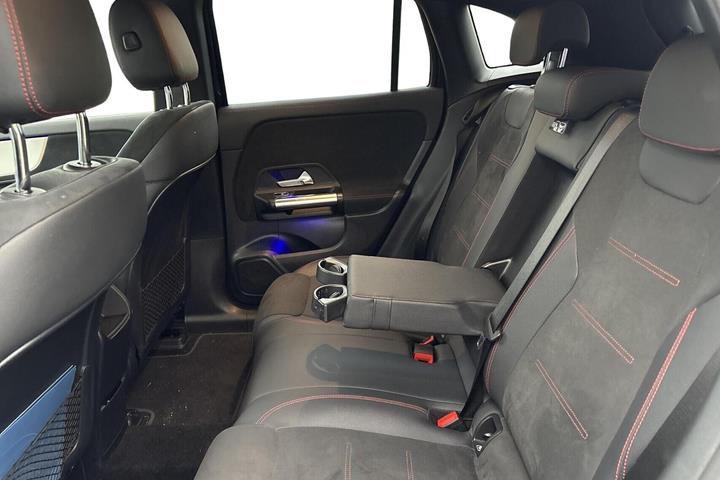 Sort Mercedes EQA350 fra 2024