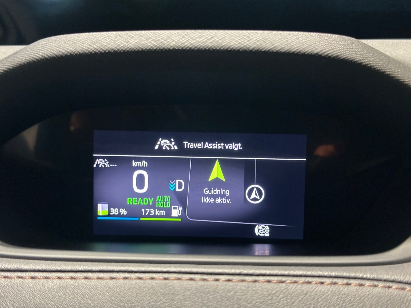 Hvid Skoda Enyaq fra 2023