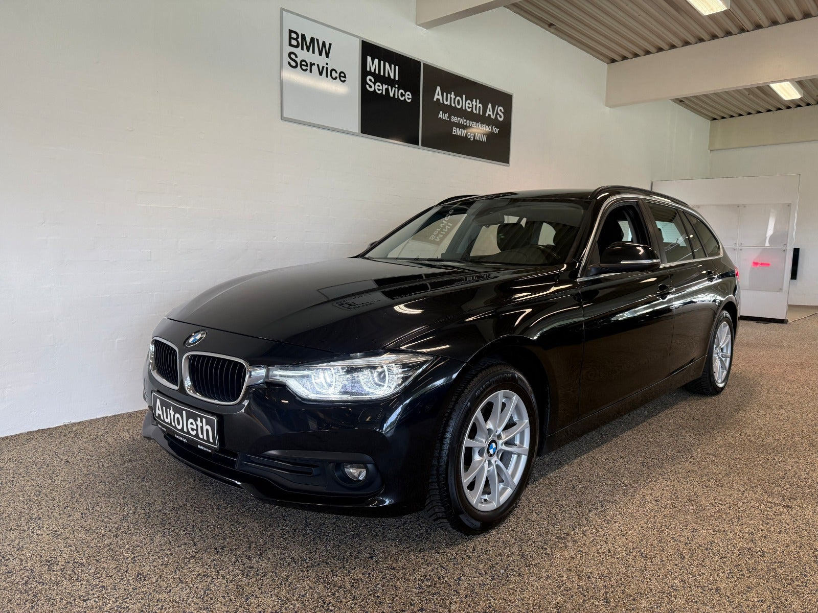 Sort BMW 320d fra 2019