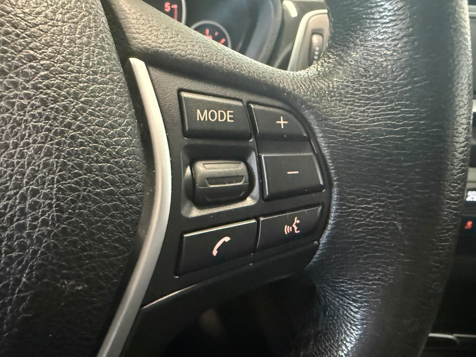 Sort BMW 320d fra 2019