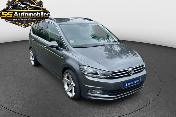 Grå VW Touran fra 2016