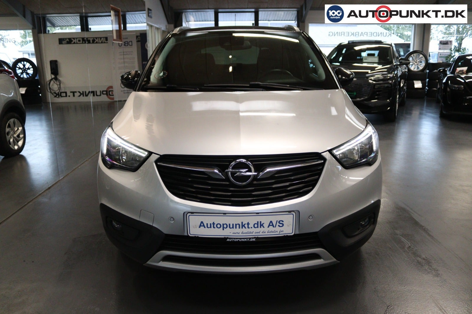 Grå Opel Crossland X fra 2019