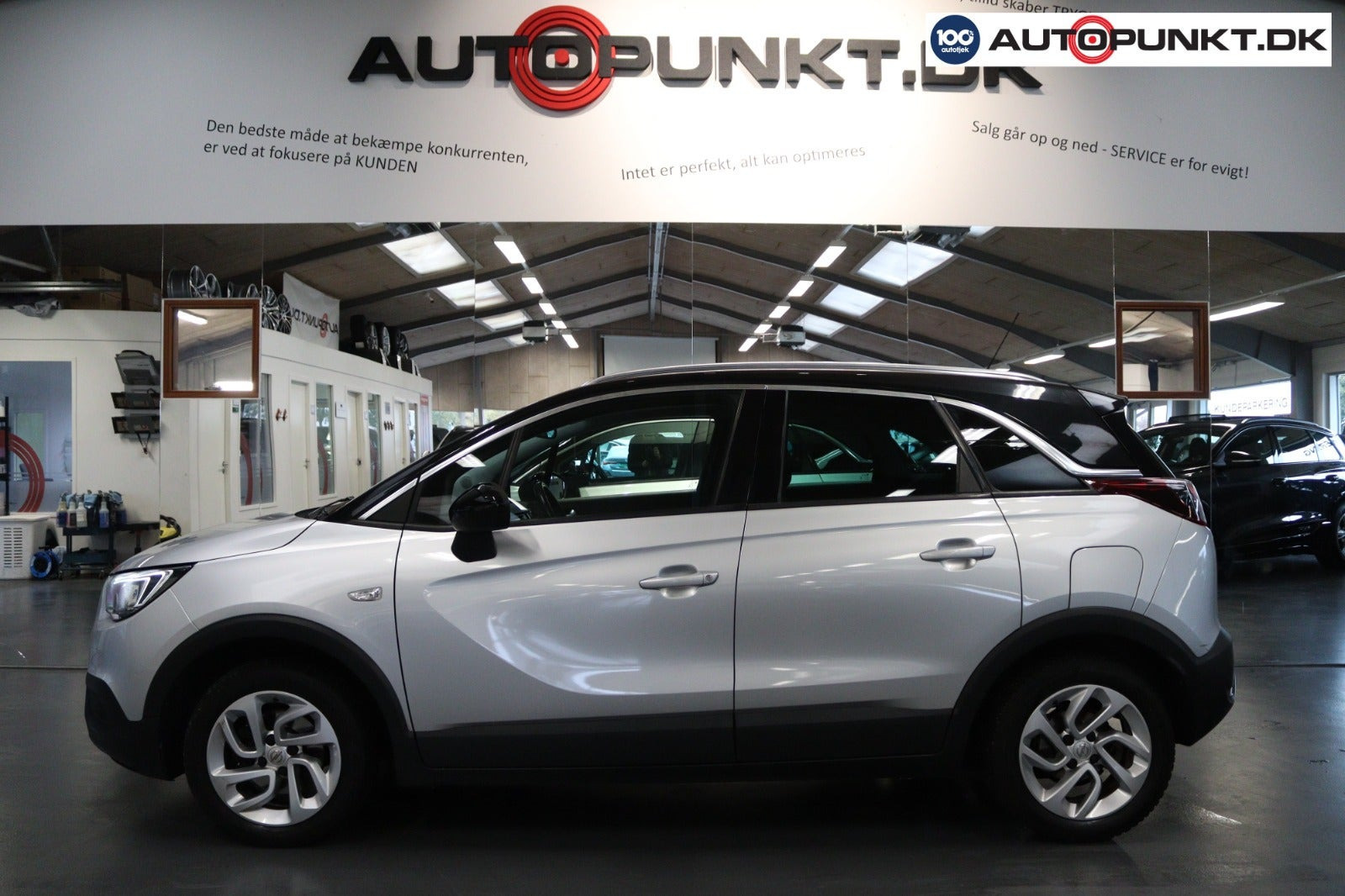 Grå Opel Crossland X fra 2019
