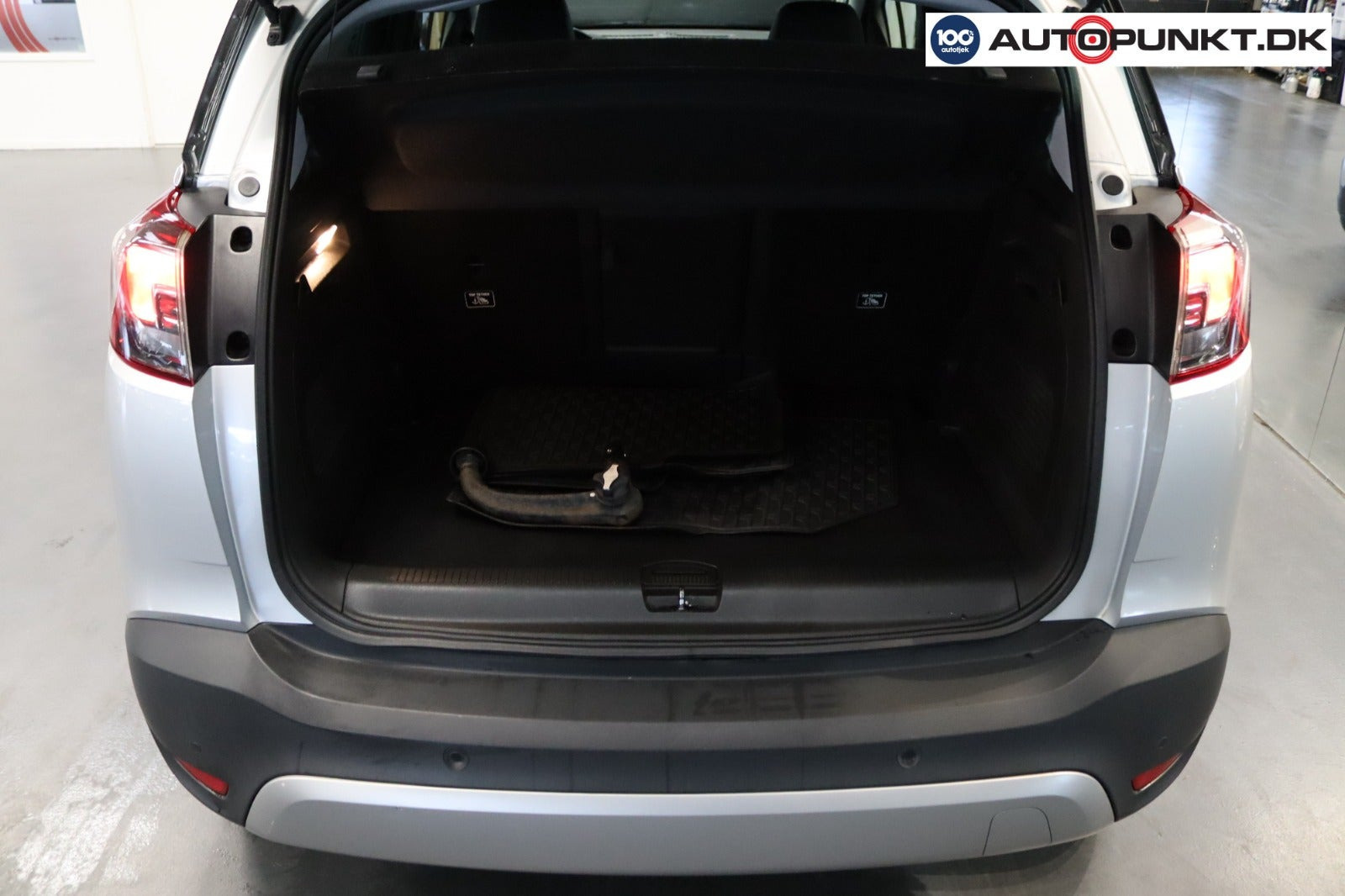 Grå Opel Crossland X fra 2019