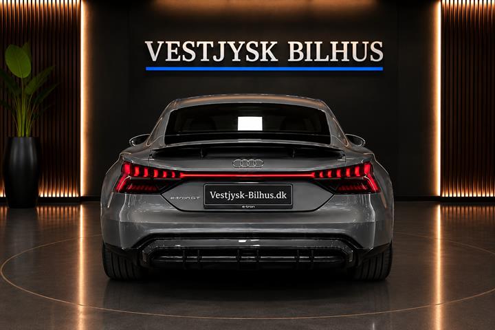 Grå Audi e-tron GT fra 2022