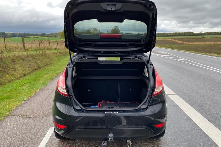 Sort Ford Fiesta fra 2015