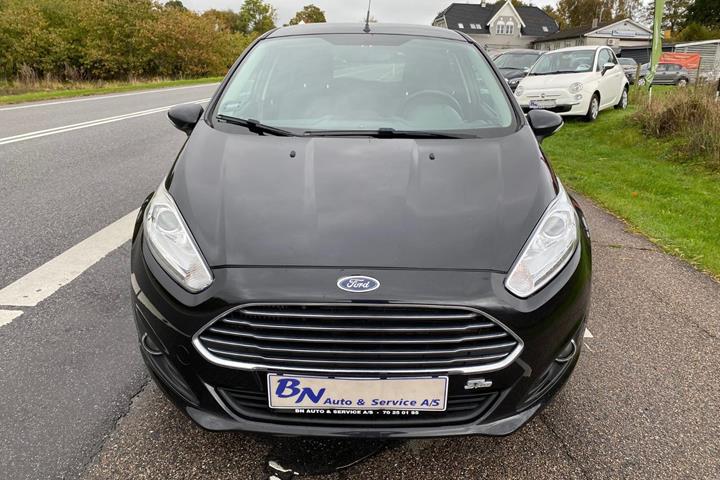 Sort Ford Fiesta fra 2015