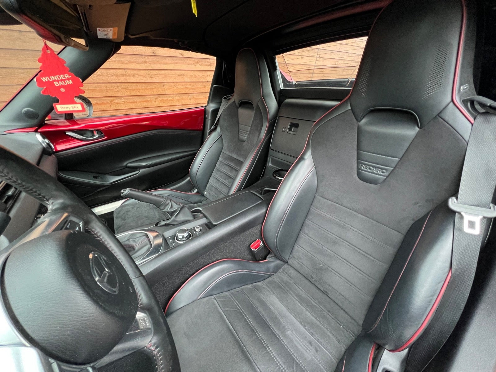 Sort Mazda MX-5 fra 2016