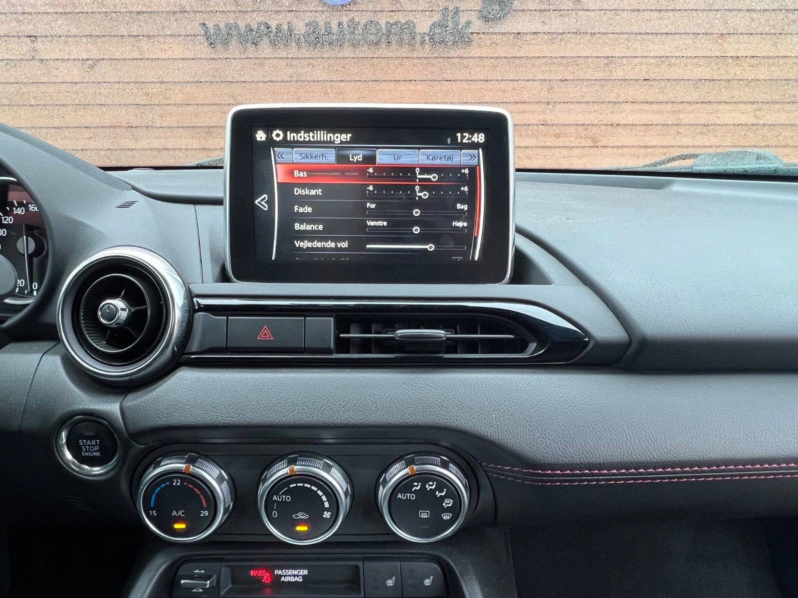 Sort Mazda MX-5 fra 2016