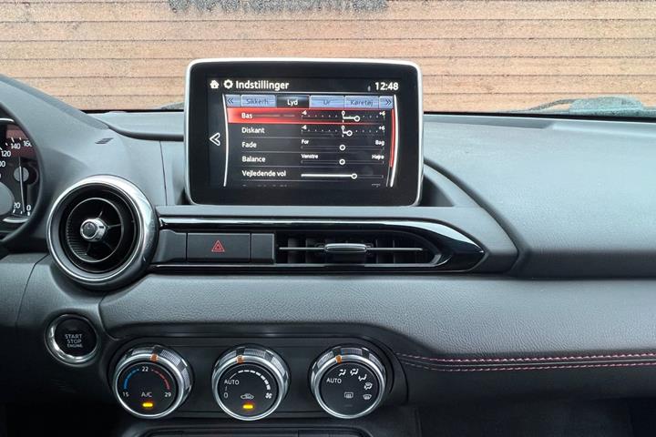 Sort Mazda MX-5 fra 2016