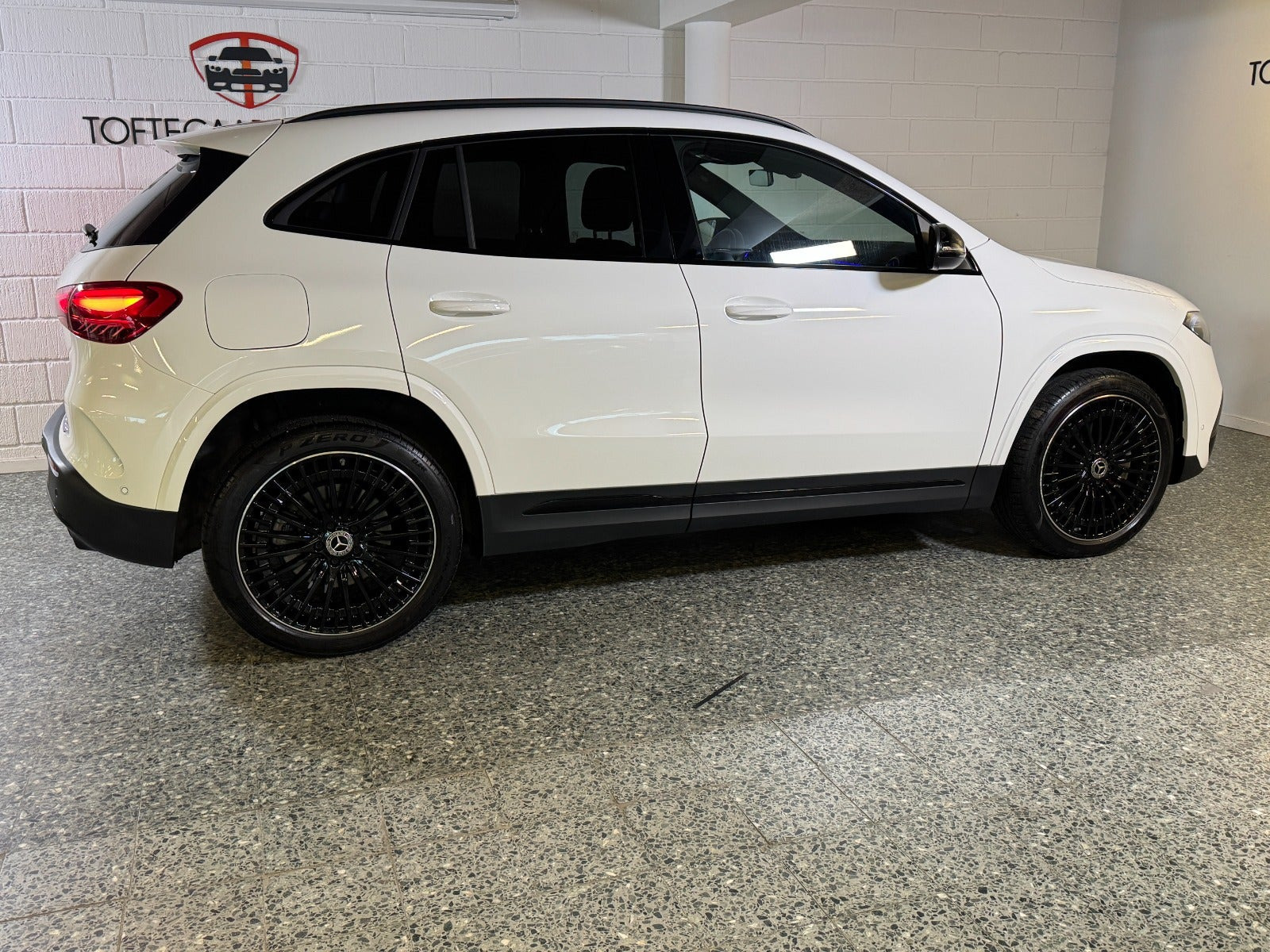 Hvid Mercedes EQA250+ fra 2025