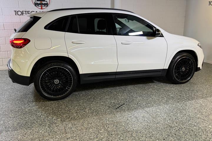 Hvid Mercedes EQA250+ fra 2025