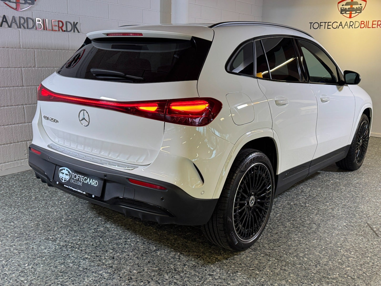 Hvid Mercedes EQA250+ fra 2025