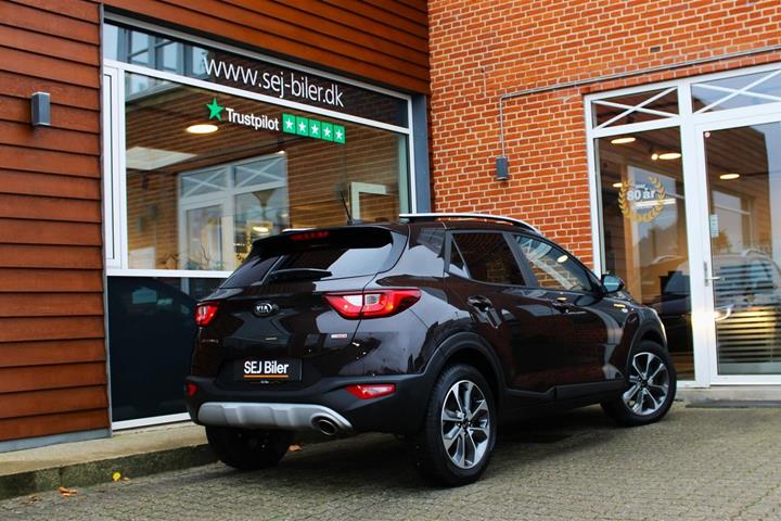 Brun Kia Stonic fra 2020