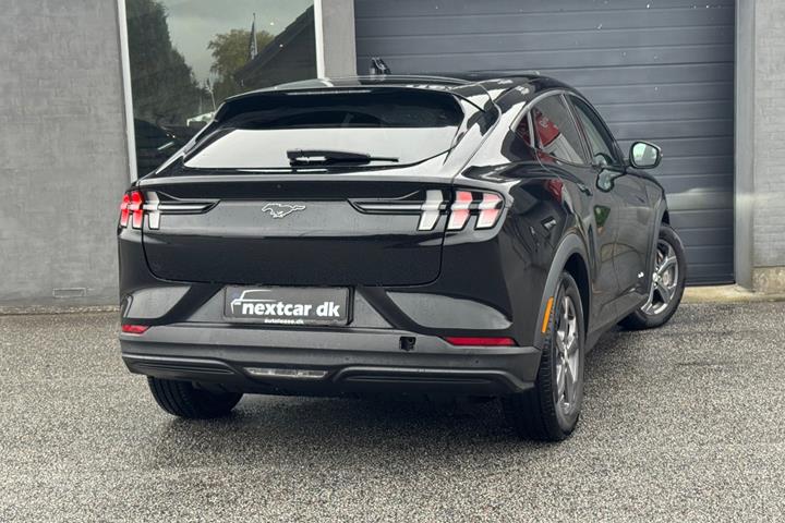 Sort Ford Mustang Mach-E fra 2022