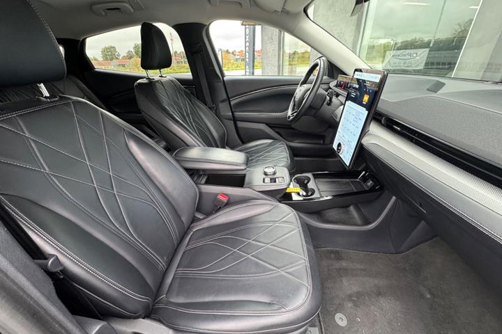 Sort Ford Mustang Mach-E fra 2022