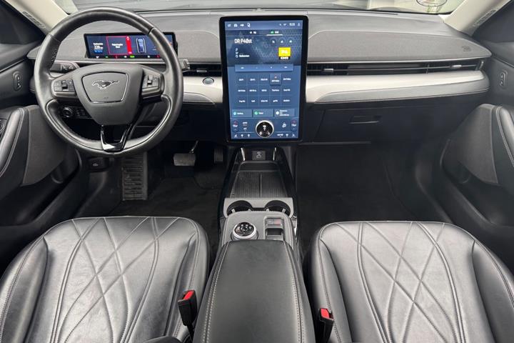 Sort Ford Mustang Mach-E fra 2022