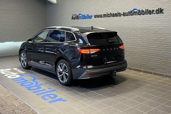 Sort Skoda Enyaq fra 2023