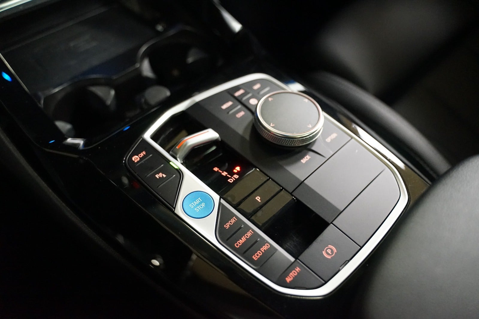 Sort BMW iX3 fra 2024