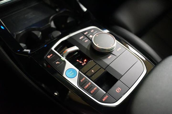 Sort BMW iX3 fra 2024