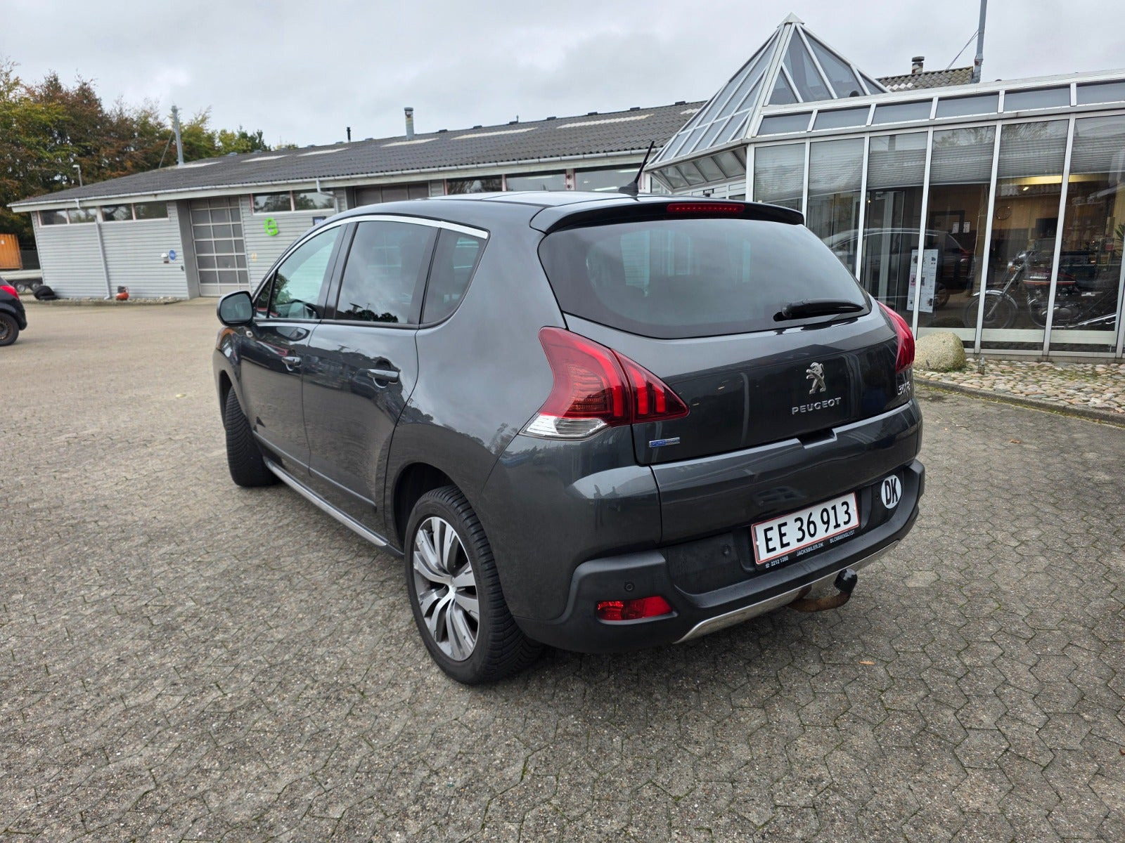 Sort Peugeot 3008 fra 2016