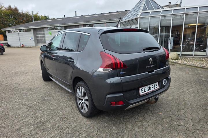 Sort Peugeot 3008 fra 2016