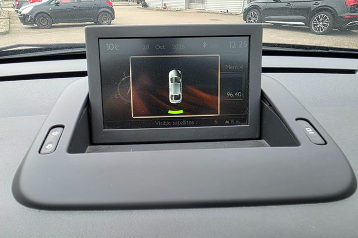 Sort Peugeot 3008 fra 2016