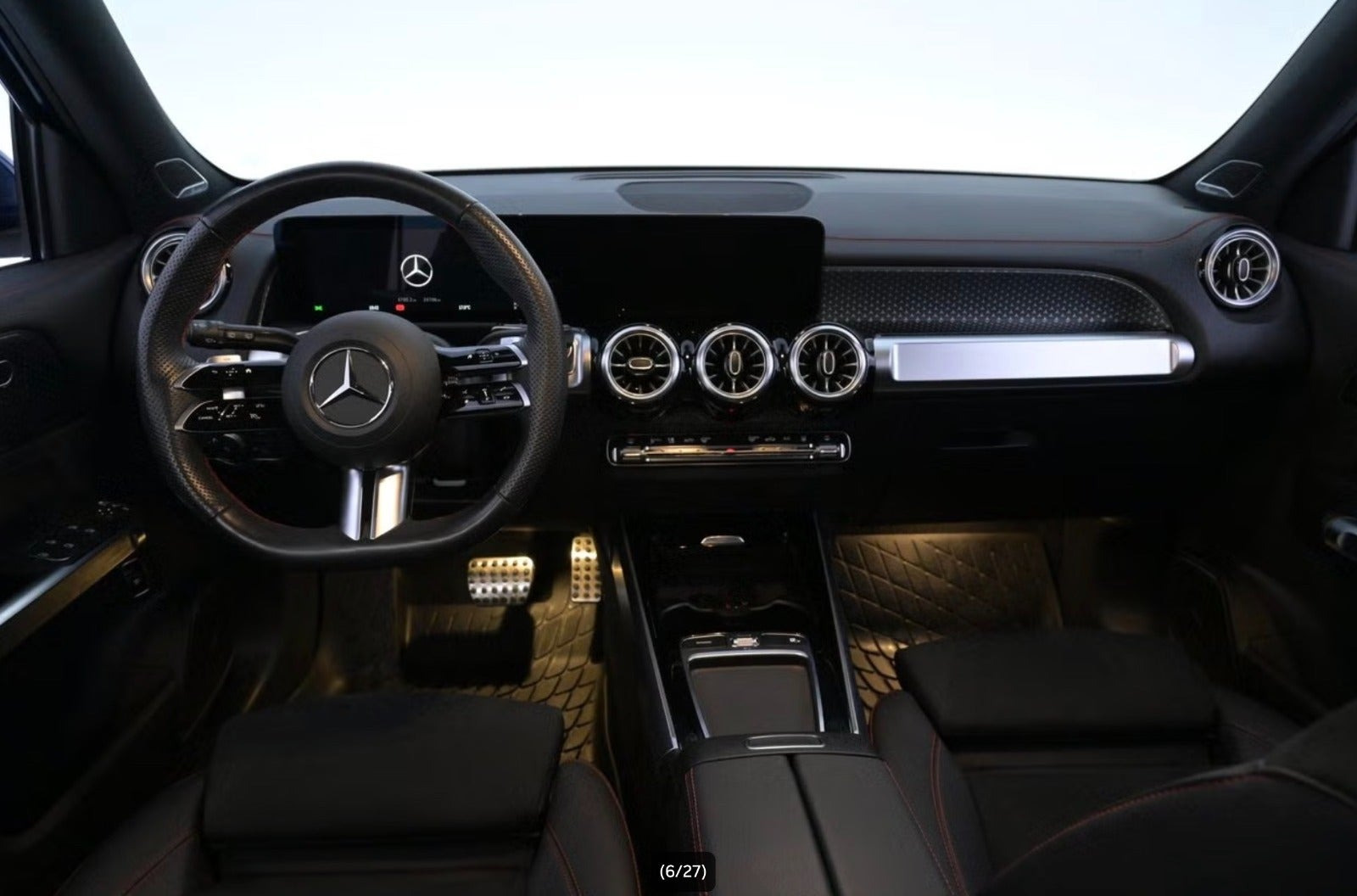 Blå Mercedes EQB250+ fra 2025