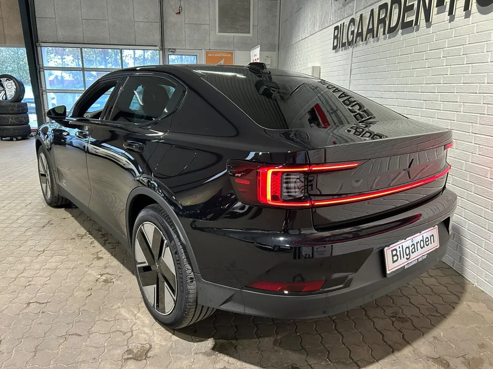 Sort Polestar 2 fra 2026