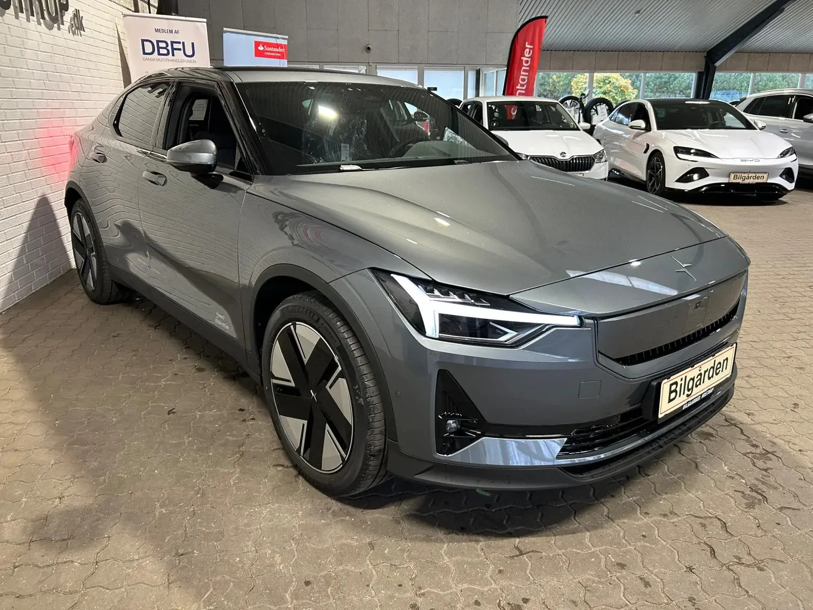 Grå Polestar 2 fra 2026