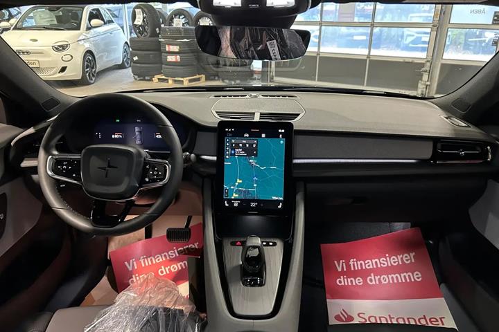 Grå Polestar 2 fra 2026