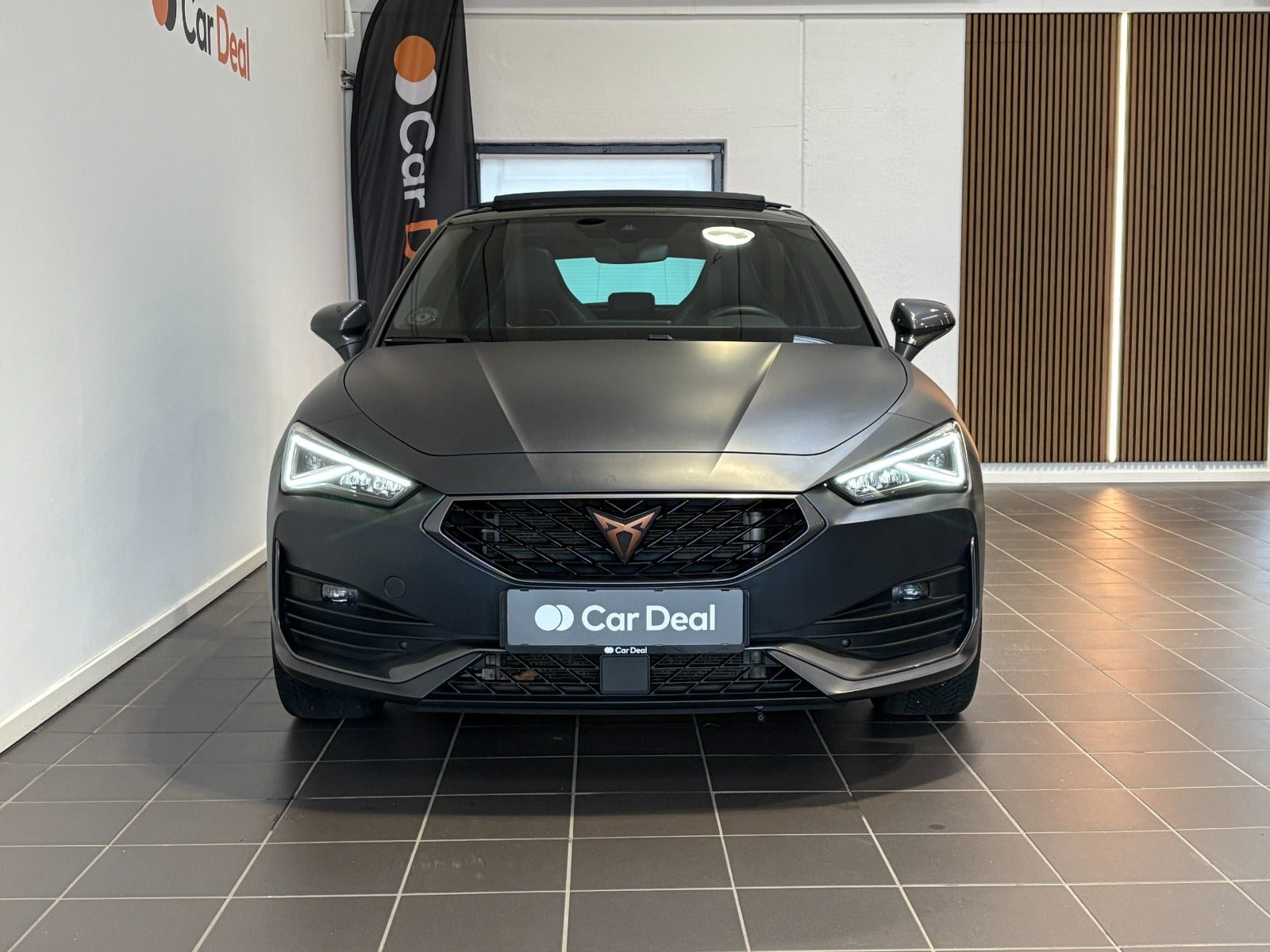 Grå Cupra Leon fra 2021