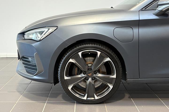 Grå Cupra Leon fra 2021