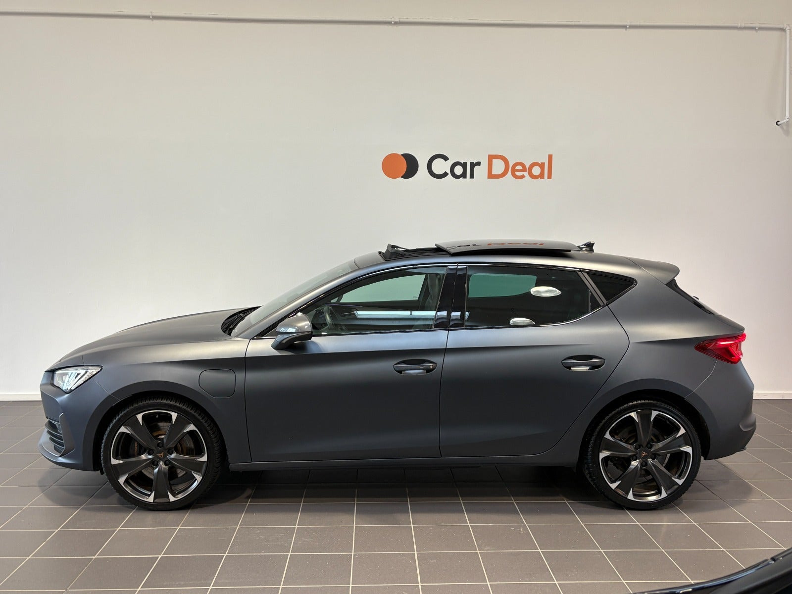 Grå Cupra Leon fra 2021