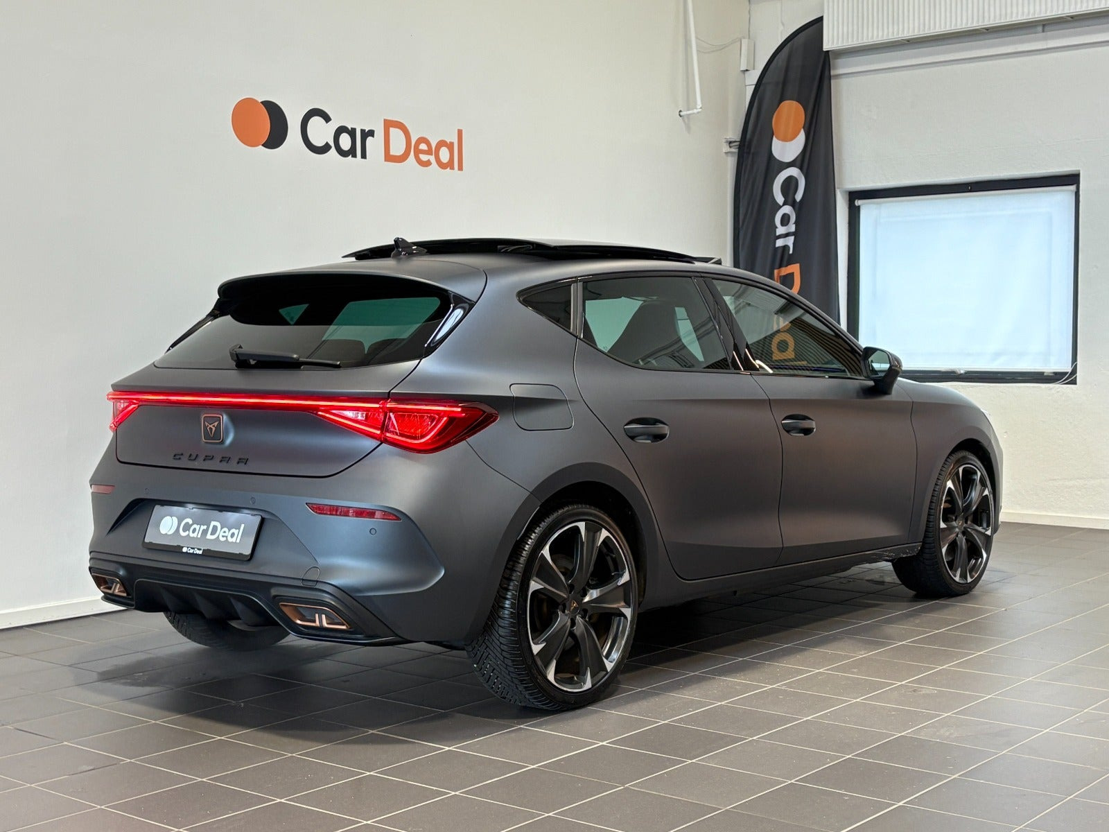 Grå Cupra Leon fra 2021