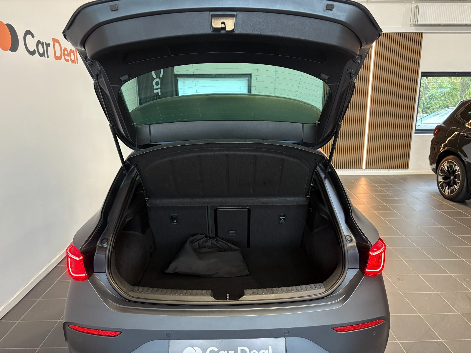 Grå Cupra Leon fra 2021