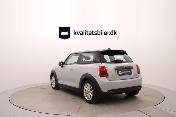Sølv Mini Cooper fra 2020