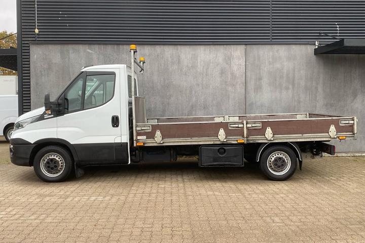 Hvid Iveco Daily fra 2016
