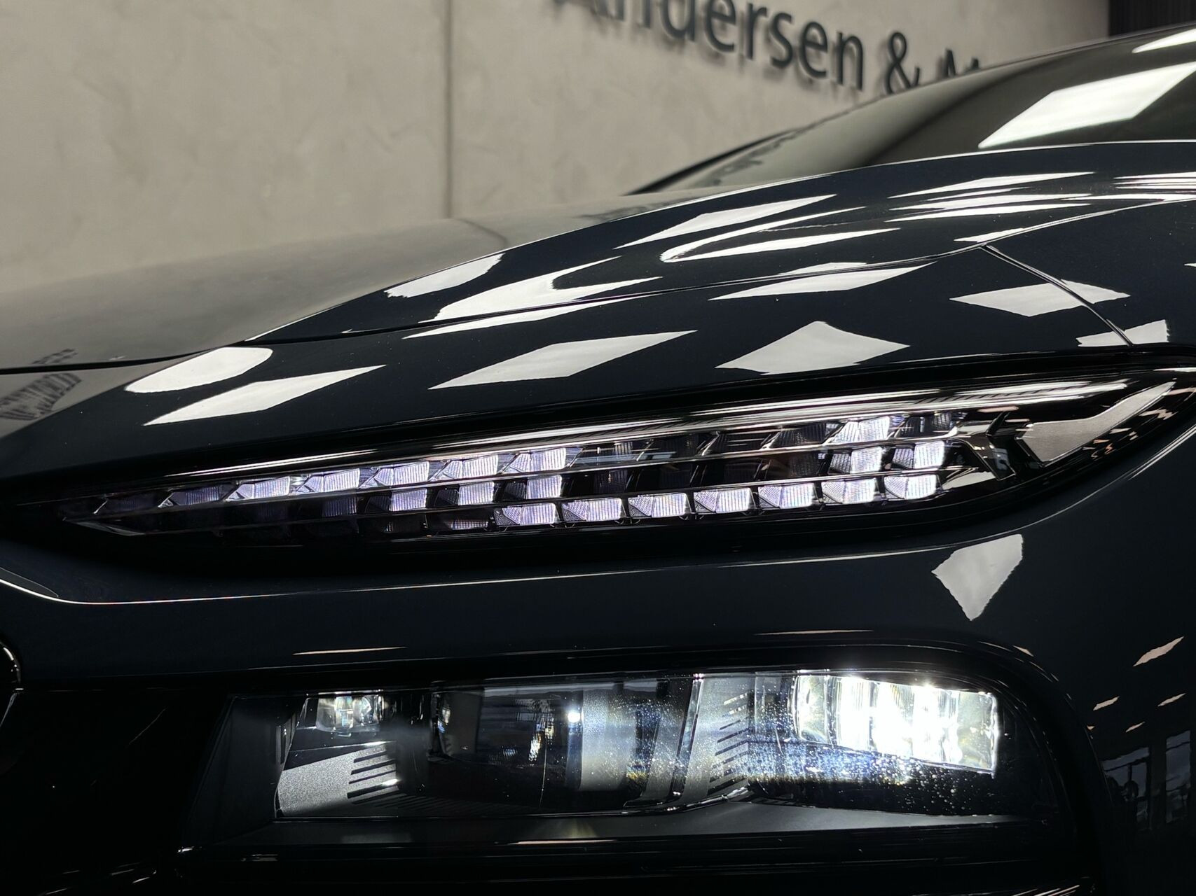 Blå Audi A6 fra 2025