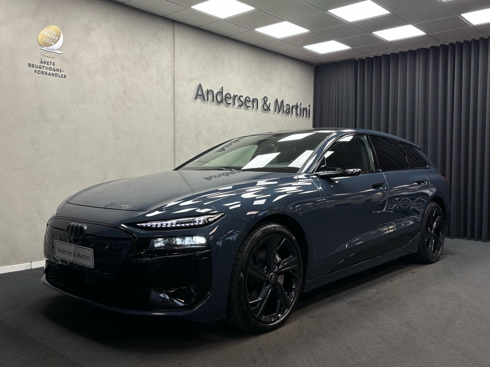 Blå Audi A6 fra 2025