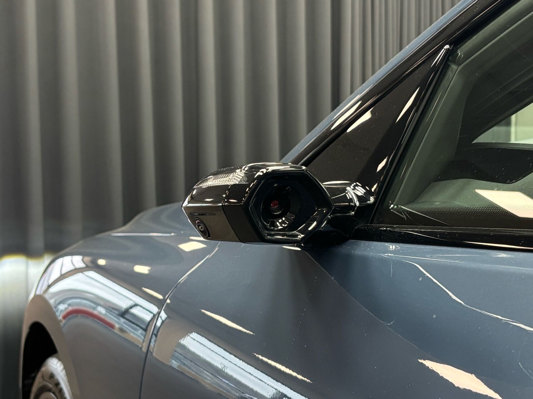Blå Audi A6 fra 2025