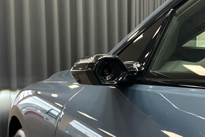 Blå Audi A6 fra 2025