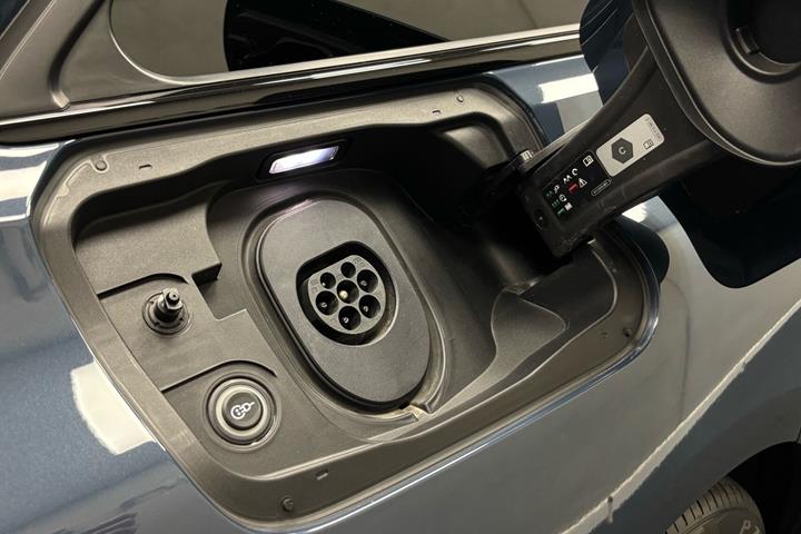 Blå Audi A6 fra 2025