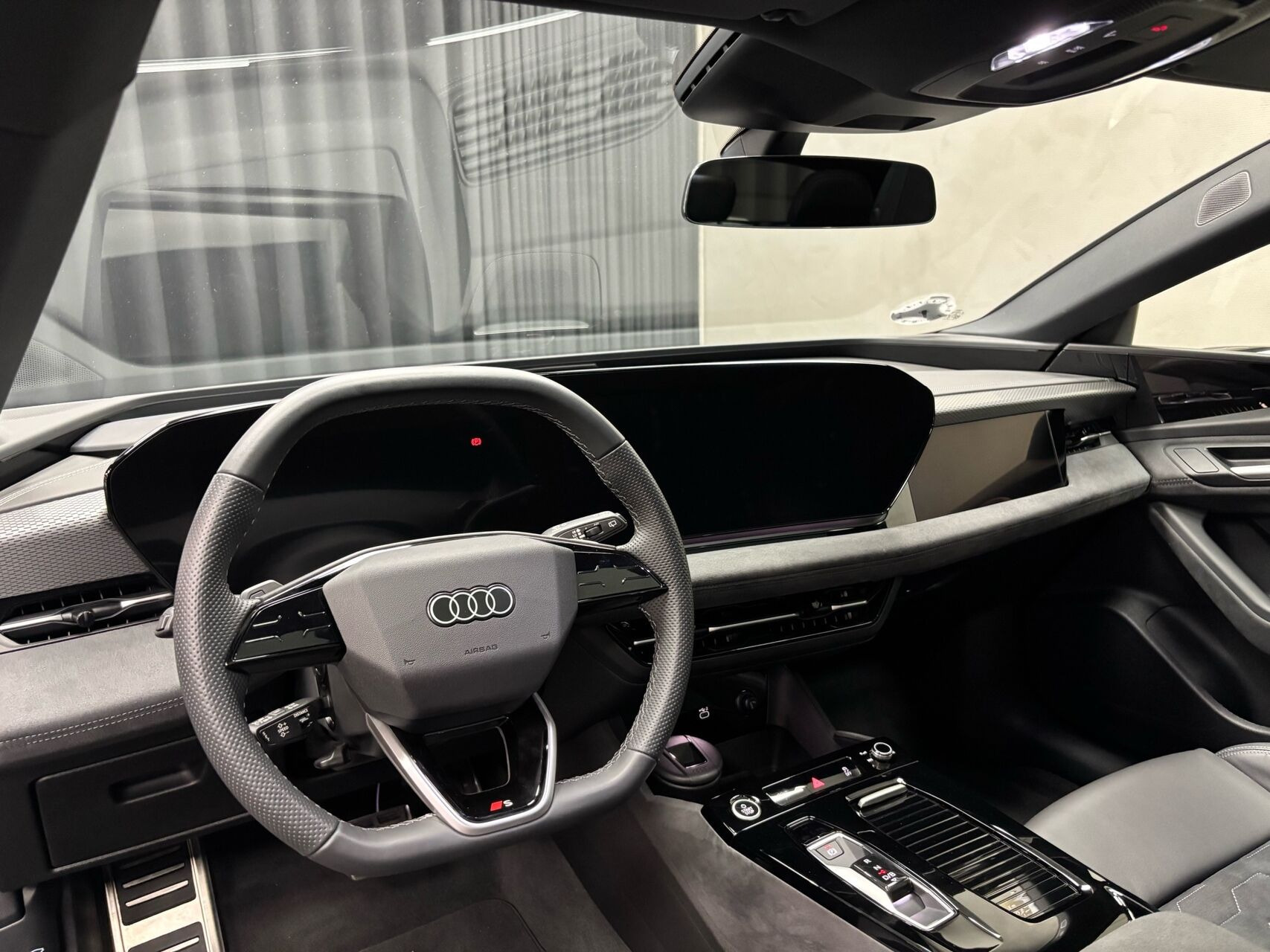 Blå Audi A6 fra 2025
