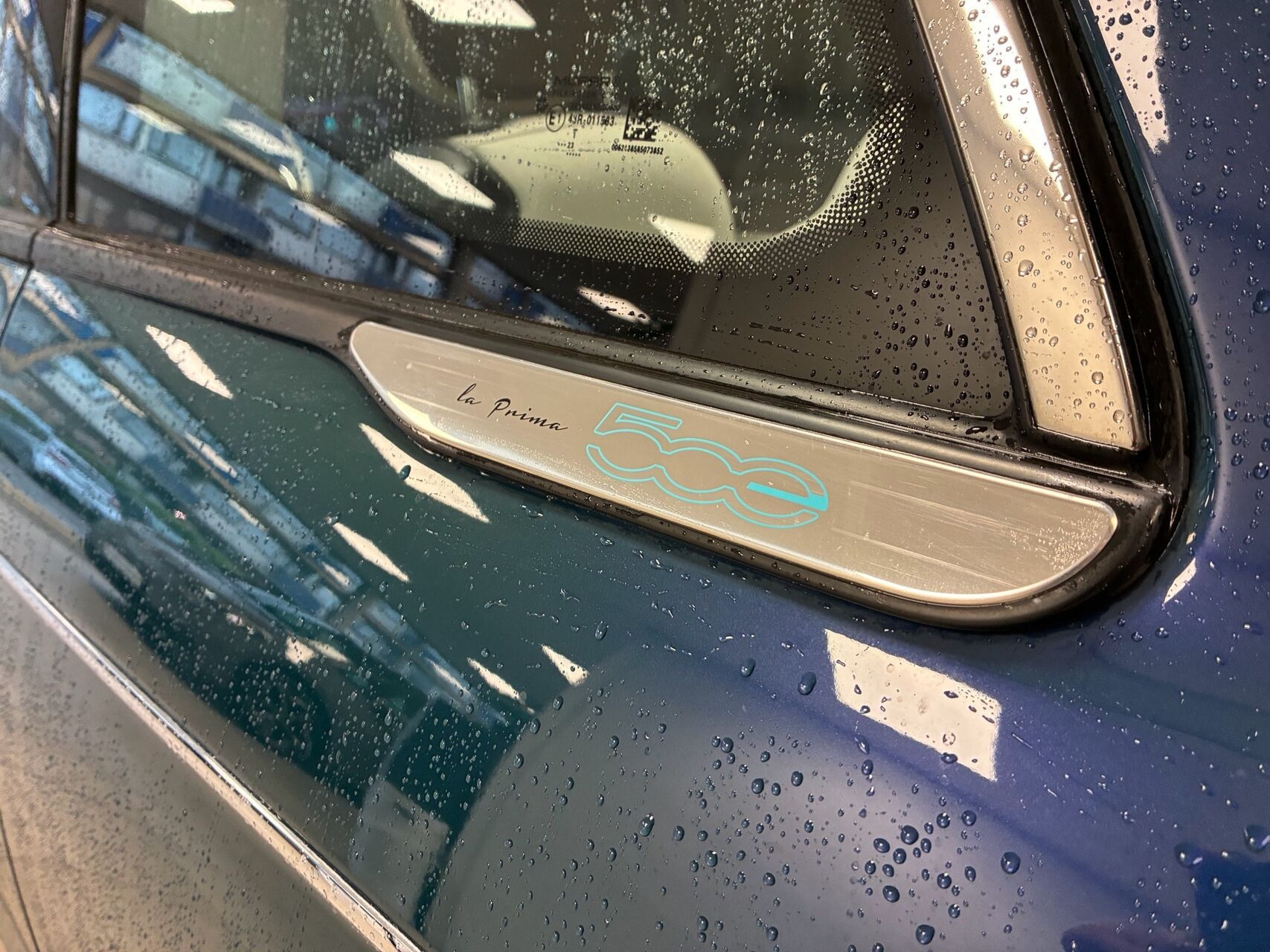 Grøn Fiat 500e fra 2024